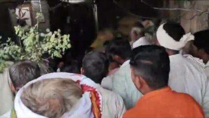 जिंतूर: वस्सा येथील मृत विद्यार्थ्यांच्या कुटुंबीयाची भाजप युवा मोर्चा प्रदेश उपाध्यक्ष सुरेश भुमरे यांनी घेतली सांत्वन पर भेट