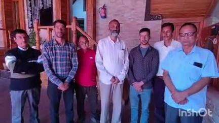 नैनीताल: ग्राम सभा हरतोला सहित अन्य ग्राम के ग्रामीणों ने पेयजल समस्या को लेकर कुमाऊं आयुक्त को सौंपा ज्ञापन