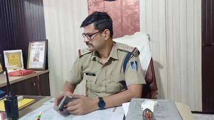 छतरपुर नगर: सिविल लाइन थाना पुलिस ने खुले में शराब पीने वालों पर की कार्रवाई, थाना प्रभारी ने दी जानकारी