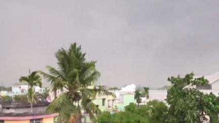 বহরমপুর: বহরমপুরে কালবৈশাখী ঝড়, হল বৃষ্টি
