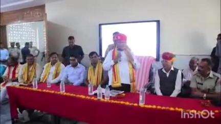 खमनोर: पंजाब के महामहिम राज्यपाल ने श्रीमती कंकुबाई-सोहनलालजी धाकड़ राउमावि शिशोदा का अवलोकन किया