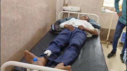 नीमच नगर: नयागांव जावद मार्ग पर कार ने बाइक सवार को टक्कर मारी, शासकीय स्कूल की प्राचार्य गंभीर रूप से घायल