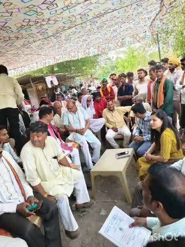 कैसरगंज: फखरपुर में घाघरा नदी के कटान से प्रभावित ग्रामीणों से विधायक और तहसीलदार ने की वार्ता