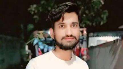 झांसी: पठारी गांव के लापता युवक का शव पेड़ पर लटका मिला, पुलिस ने शव को पोस्टमार्टम के लिए भेजा