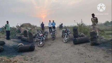खलारी: डकरा में CISF ने तीन टन अवैध कोयला के साथ 6 मोटरसाइकिल जब्त किए