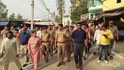 नजीबाबाद: जिलाधिकारी और पुलिस अधीक्षक ने जोगीरामपुरी दरगाह का किया निरीक्षण