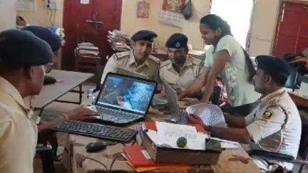 डुमरा: सीतामढ़ी जिले के विभिन्न थानों में अनुसंधानकर्ताओं को कंप्यूटर और लैपटॉप चलाने का प्रशिक्षण दिया गया