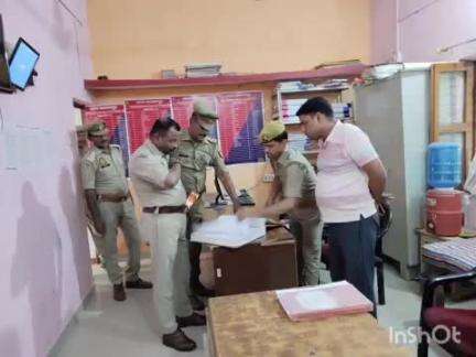टांडा: सम्मनपुर थाना परिसर का एएसपी विशाल पांडे ने किया औचक निरीक्षण, पुलिस कर्मियों को दिए आवश्यक दिशा-निर्देश