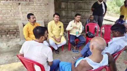 बथनाहा: मैवी गांव में सड़क हादसे में तीन लोगों की मौत, परिजनों से मिलने पहुंचे बथनाहा के विधायक