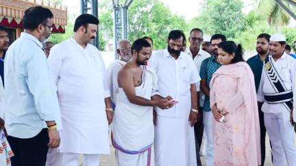 ఉండి: తిరుమల తిరుపతి దేవస్థానంచే నడపబడుచున్న ఐ భీమవరం వేద పాఠశాలను సందర్శించిన రాష్ట్ర శాసనసభ ఉపసభాపతి రఘురామకృష్ణంరాజు