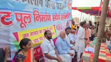 सुप्पी: अख्ता घाट पर अनिश्चितकालीन धरना जारी, प्रदर्शनकारियों ने जमकर विरोध किया