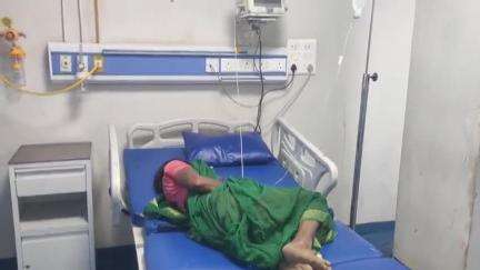 बालाघाट: भरवेली थाना क्षेत्र के ग्राम केरा में साफ-सफाई के दौरान महिला को जहरीले सांप ने डसा
