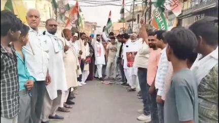 भदोही: भदोही के अज़ीमुल्ला में कांग्रेस ने विजय शाह के खिलाफ किया विरोध प्रदर्शन