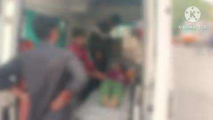 खलीलाबाद: धर्मसिंहवां थाने के एक गांव निवासी 17 वर्षीय बालिका फंदे से लटक कर खुदकुशी करने जा रही थी, पर बची जान, BRD रेफ़र