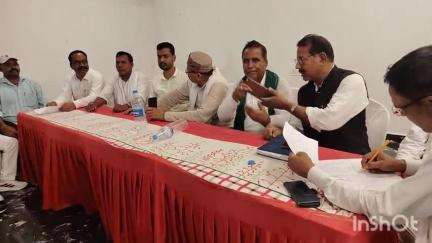 लातेहार: आगामी 20 मई को होने वाले कार्यक्रम को लेकर लातेहार के होटल द ब्लिस में हुई यादव महासभा की बैठक