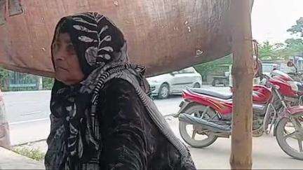 দেগঙ্গা: স্বামীর নামে সম্পত্তিতে থাকা বাঁশ ঝাড় থেকে বাঁশ কেটে নেয়ার অভিযোগ, থানায় অভিযোগ দায়ের বৃদ্ধার