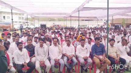 अशोक नगर: यादव समाज पर टिप्पणी के विरोध में पूर्व विधायक ने कलेक्टर कार्यालय के बाहर पुतला फूंका, प्रदर्शन किया