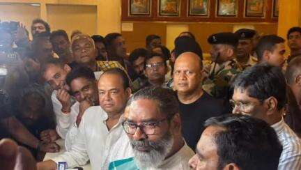 धनबाद/केंदुआडीह: गया रेलवे अंडर ब्रिज के चौड़ीकरण को मिली मंजूरी, विधायक अरूप चटर्जी का रहा प्रयास
