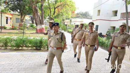 महाराजगंज: थाना चौक का एसपी ने किया औचक निरीक्षण, दिए आवश्यक दिशा-निर्देश