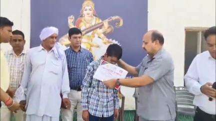 इंद्री: इंद्री के मुखाला दून पब्लिक स्कूल के दसवीं कक्षा के छात्र प्रंशात बने ब्लॉक टॉपर, खंड शिक्षा अधिकारी ने दी बधाई