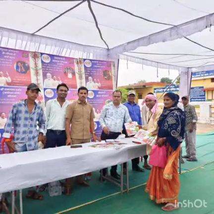 बालोद: बालोद जिले में समाधान शिविरों में जनसंपर्क विभाग के स्टॉल में विकास कार्यों के छायाचित्रों का प्रदर्शन