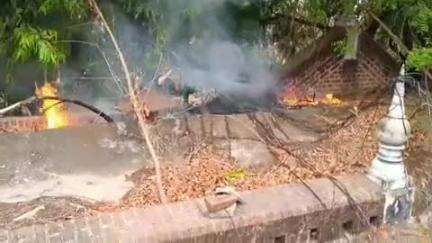 झांसी: झांसी के पुरानी तहसील में लगी आग, फायर ब्रिगेड ने कड़ी मशक्कत के बाद पाया आग पर काबू