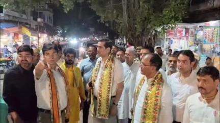 गोवर्धन: गोवर्धन में जिलाधिकारी ने गुरु पूर्णिमा पर की जाने वाली व्यवस्थाओं का लिया जायजा