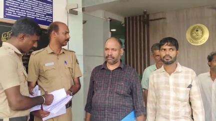 ചാവക്കാട്: ഗുരുവായൂർ ബസ് സ്റ്റാൻഡിൽ നിന്ന് ഐഫോൺ മോഷ്ടിച്ച് രണ്ടായിരം രൂപക്ക് വിറ്റു, മോഷ്ടിച്ച രണ്ടു പേരും കടയുടമയും പിടിയിൽ