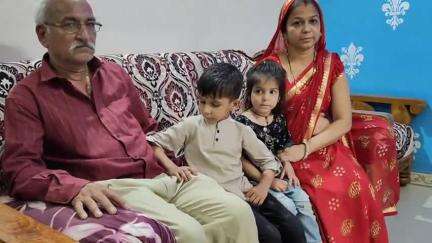 मंदसौर: कृषिउपजमंडी रोड पर अशोक ट्रेवल्स बस ड्राइवर ने जानबूझकर पीछे खड़ी बस में टक्कर मारी, सवारियों ने कार्रवाई की मांग की