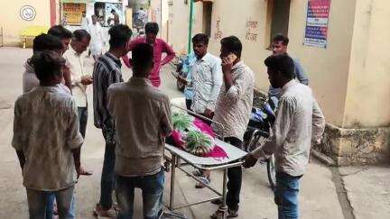 खिलचीपुर: दो मोटरसाइकिलों की टक्कर में एक युवक की मौत, 6 साल के बच्चे समेत तीन घायल