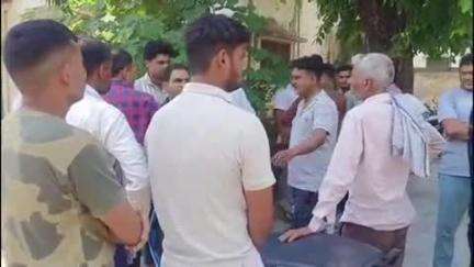 भगवानपुर: इकबालपुर के पास शराब के ठेके के पास संदिग्ध हालत में मिला एक व्यक्ति का शव, मामले की जांच में जुटी पुलिस