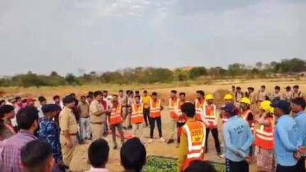 निवाड़ी: निवाड़ी पुलिस लाइन में मॉकड्रिल अभ्यास का आयोजन, दूसरा दिन