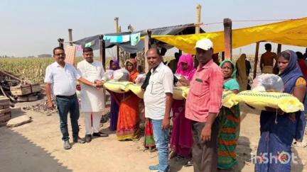 आलमनगर: आलमनगर प्रखंड के रतवारा पंचायत में आग लगने से प्रभावित परिवारों को राहत सामग्री दी गई