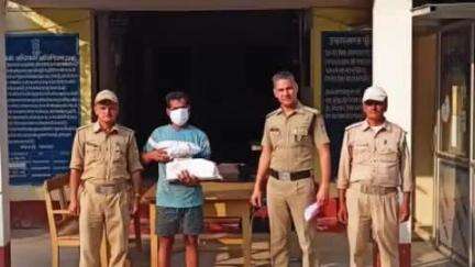 चम्पावत: राष्ट्रीय राजमार्ग चम्पावत-टनकपुर पर सिन्याडी के पास भोजनालय में अवैध शराब बेचने के आरोप में अभियुक्त गिरफ्तार