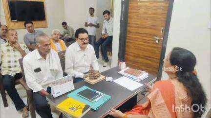 होशंगाबाद नगर: नर्मदापुरम में राज्यसभा सांसद ने निज निवास पर जन संवाद कार्यक्रम आयोजित किया, क्षेत्रवासियों की सुनी समस्याएं