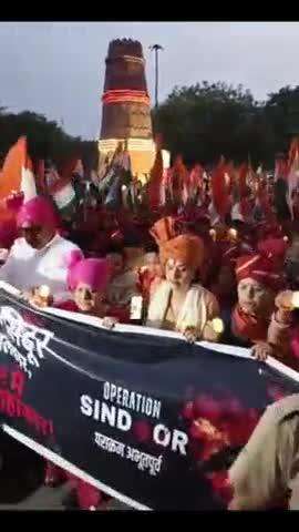 पंचकूला: भाजपा पिंजौर मंडल की महिलाओं ने यादविन्द्रा गार्डन से सरकारी स्कूल तक श्रद्धांजलि कैंडल मार्च निकालकर अमर शहीदों को याद किया