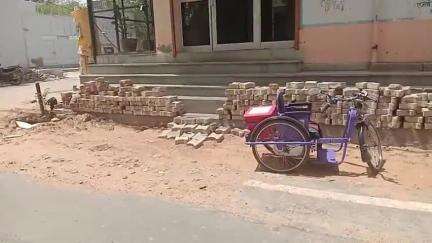 लोहारू: लोहारू वार्ड नंबर 12 में अधूरे फुटपाथ निर्माण से दुकानदार परेशान, पार्षद प्रतिनिधि ने दी चेतावनी #jansamasya