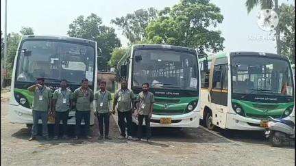 ସିମୁଳିଆ: ଖଇରା ବ୍ଲକ ପରିସରରେ ବର୍ଦ୍ଧିତ ଦରମା ଦାବି ନେଇ ଲକ୍ଷ୍ମୀ ବସ କର୍ମଚାରୀଙ୍କ ଧର୍ମଘଟ