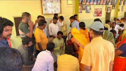बाघमारा/कतरास: बाघमारा विधायक ने चिटाही में लगाया जनता दरबार, सुनीं लोगों की समस्याएं