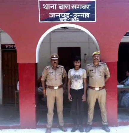 बीघापुर: किशोरी को बहला-फुसलाकर भगा ले जाने वाले अभियुक्त को पुलिस ने तलिहई मोड़ से किया गिरफ्तार