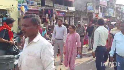 कोडरमा: झुमरीतिलैया में अतिक्रमण हटाने के लिए एसडीओ के नेतृत्व में कार्रवाई जारी