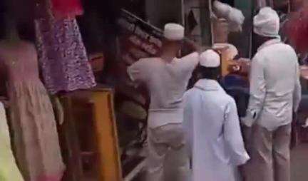 सीहोर नगर: नगर पालिका अमले ने गांधी रोड पर से अतिक्रमण हटाया, दुकानदारों को दी चेतावनी