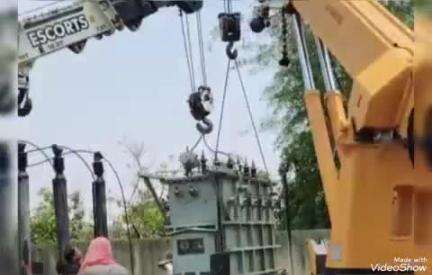 मधुपुर: मंत्री के पहल पर 36 घंटों में लगा ट्रांसफार्मर, गर्मी से मिली राहत