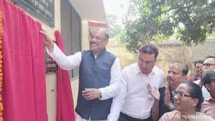 मधुपुर: गुटगुटिया वेलफेयर ट्रस्ट ने विद्यालय में वॉटर प्यूरीफायर लगवाया