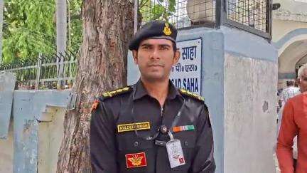 मैनपुरी: SPG इंस्पेक्टर शिकायत लेकर एसपी कार्यालय पहुंचे,दबंगों और पुलिस पर परेशान करने के आरोप लगाए।
#mainpuri