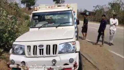 अंबिकापुर: NH 43 पर अंबिकापुर-रायगढ़ मुख्य मार्ग के लालमाटी में ट्रक और पिकअप की भिड़ंत, दो लोग गंभीर घायल
