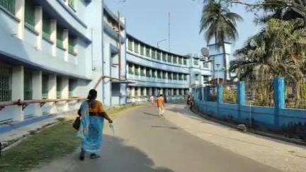 হিলি: বালুরঘাট জেলা হাসপাতালে নিয়োগ করা হবে ১৪ জন হাউস স্টাফ, বৃহস্পতিবার হাসপাতালে অনুষ্ঠিত হল ইন্টারভিউ
