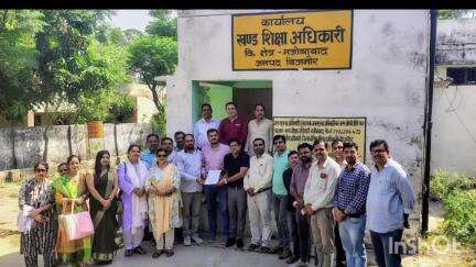 नजीबाबाद: नजीबाबाद में उत्तर प्रदेशीय प्राथमिक शिक्षक संघ ब्लॉक इकाई की मासिक बैठक का आयोजन किया गया