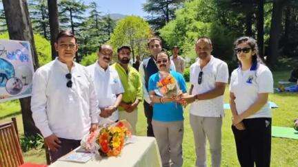 टिहरी: इको पार्क धनोल्टी में जिला आयुर्वेद एवं आयुष शिक्षा विभाग द्वारा हरित योग कार्यक्रम का आयोजन किया गया