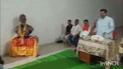 हिंगणघाट: शिवसेना ठाकरे गटाचे जिल्हाप्रमुख खुपसरे यांच्या निवासस्थानी जिल्हा संपर्कप्रमुख रमेश जाधव यांनी घेतली आढावा बैठक